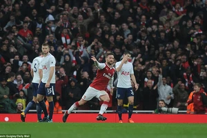 Arsenal – Tottenham (2-0): ‘Cú đấm’ phút cuối