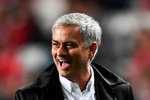 Mourinho nói về cách MU giải quyết vụ Lukaku và Ibra