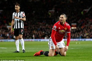Ibrahimovic lên tiếng thách thức Man City