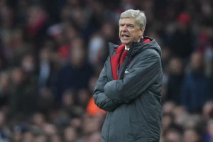 Wenger nói gì về vụ Ozil chuyển đến MU hoặc Barcelona?