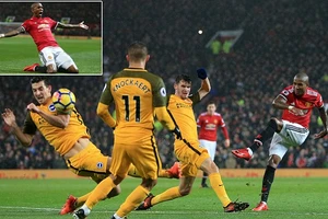 MU thắng may, Mourinho nhăn nhó