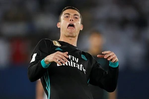 Câu chuyện Ronaldo: Đi không được, ở không xong