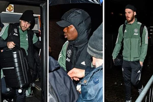 Dàn sao MU ủ rũ hội quân ở Liverpool