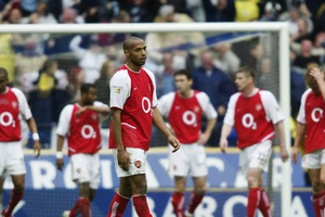 5 lần mất ngôi vô địch khó tin nhất lịch sử bóng đá Anh