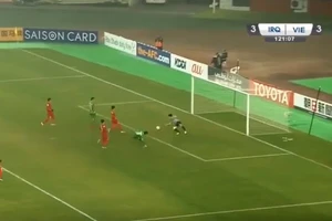 Khoảnh khắc thần kỳ của Tiến Dũng đã giúp VN thoát thua