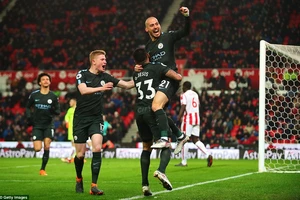 Man City vô địch ngay trước mặt cầu thủ MU