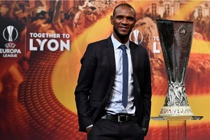 Arsenal, Atletico thở phào, Marseille gặp khó