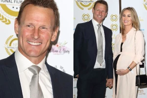 Huyền thoại MU lại có con với hotgirl kém 20 tuổi