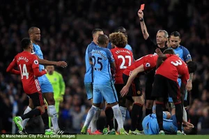 Mourinho lo lắng vì trọng tài bắt trận MU - Man. City