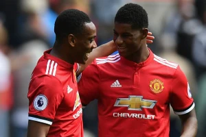 Mất Lukaku, Mourinho ‘hạ mình’ nhờ Rashford, Martial giúp MU