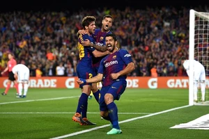 Ronaldo gọi, Messi trả lời, Barcelona, Real rượt đuổi tỉ số