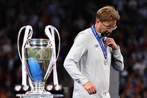 Thua chung kết Champions League, HLV Klopp lập kỷ lục buồn