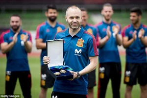 Iniesta bất ngờ bỏ ngỏ khả năng chia tay đội tuyển Tây Ban Nha