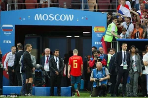 Tây Ban Nha bị loại, thêm một huyền thoại chia tay đội tuyển