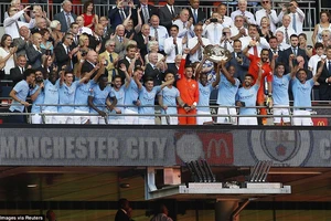 Aguero 'lên đồng', Man City hạ Chelsea vô địch siêu cúp Anh