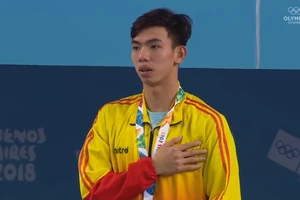 Clip Nguyễn Huy Hoàng phá sâu kỷ lục, giành HCV Olympic trẻ