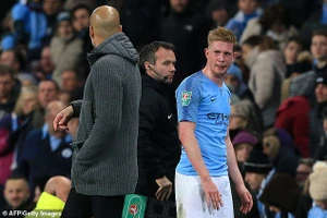 Siêu sao dính chấn thương, Pep Guardiola lo sốt vó