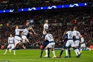 Barcelona bị cầm chân, Kane giúp Tottenham nuôi hy vọng