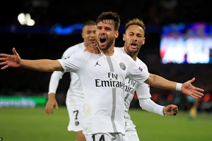 Thua PSG, Liverpool mất ngôi đầu, đối mặt nguy cơ bị loại