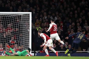 Thăng hoa cùng Solskjaer, MU ‘đá bay’ Arsenal khỏi FA Cup