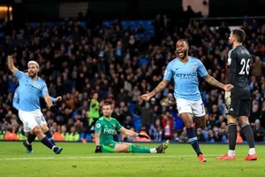 Man. City thăng, Tottenham ‘xịt’