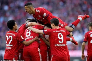 Dortmund mất ngôi đầu, thua tan nát trước Bayern vì người cũ