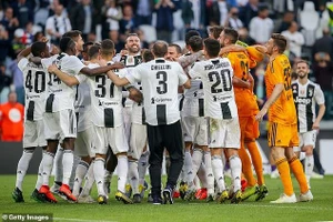 Juventus vô địch Serie A lần thứ 8 liên tiếp