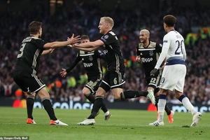 Hạ Tottenham ngay tại London, Ajax viết tiếp chuyện thần tiên