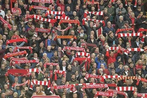 Liverpool vào chung kết, CĐV bị 'chặt chém' tơi bời