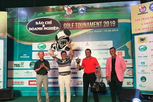 Giải golf Báo chí và Doanh nghiệp dịp 21-6