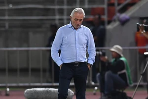 Thua Thái Lan, HLV Van Marwijk của UAE thất vọng cùng cực