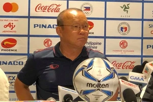 HLV Park Hang-seo: 'Phải thắng đậm Brunei và giữ chân cầu thủ'