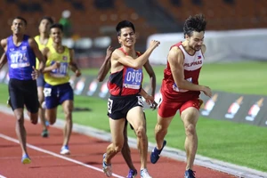 Vì sao CĐV Philippines phản ứng HCV 800 m của Dương Văn Thái?