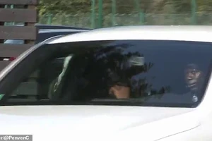 Mendy bỏ tập, bay sang London ký hợp đồng với Chelsea