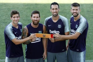 Tranh cãi MU và Barcelona cùng công bố đội trưởng mùa giải mới