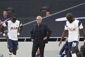 Tottenham thua trận, Mourinho nói không có thời gian khóc lóc