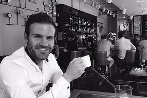 Sao MU kinh doanh thua lỗ 24 tỉ, đóng cửa nhà hàng vì COVID-19