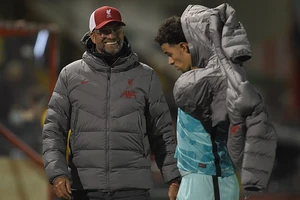 HLV Klopp ca ngợi tài năng trẻ đặc biệt của Liverpool