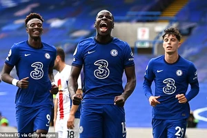 Hiệp hai bùng nổ, Chelsea thắng hoành tráng nhờ tân binh