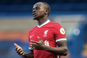 Alcantara, Mane dương tính COVID-19, Liverpool vẫn gặp may