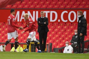 MU thua thảm, HLV Solskjaer lại nói về chiếc gương 'thần kỳ'