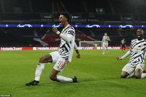 Martial 'đốt đền', Rashford rực sáng giúp MU hạ PSG kịch tính