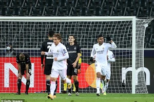 Real Madrid thoát hiểm ngoạn mục phút 90+3, Bayern thắng khó