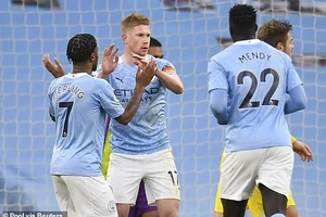 Man City vượt 7 bậc, bay vào Top 4 Premier League