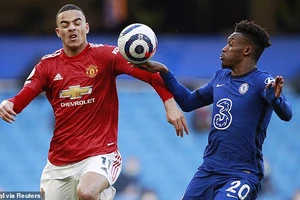 Pha bóng chạm tay rõ ràng trong vòng cấm của Hudson-Odoi. ẢNH: REUTERS