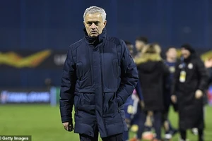 "Ông vua đấu cúp" Mourinho nhận thất bại cay đắng. ẢNH: GETTY