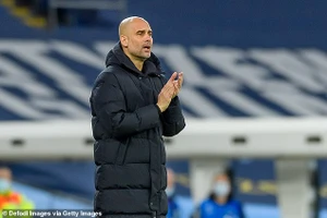 Pep Guardiola đang cùng Man City hướng đến "cú ăn 4" của mùa giải. ẢNH: GETTY 