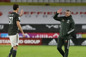 Solskajer bị các CĐV chất vấn còn nhiều cầu thủ MU bị sốc vì đại bản doanh CLB bị tấn công. ẢNH: GETTY