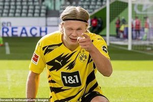 Raiola tiết lộ CLB mua Haaland giá 154 triệu bảng