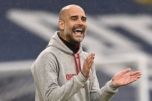Man City lỡ cơ hội vô địch, Guardiola trách trọng tài và VAR